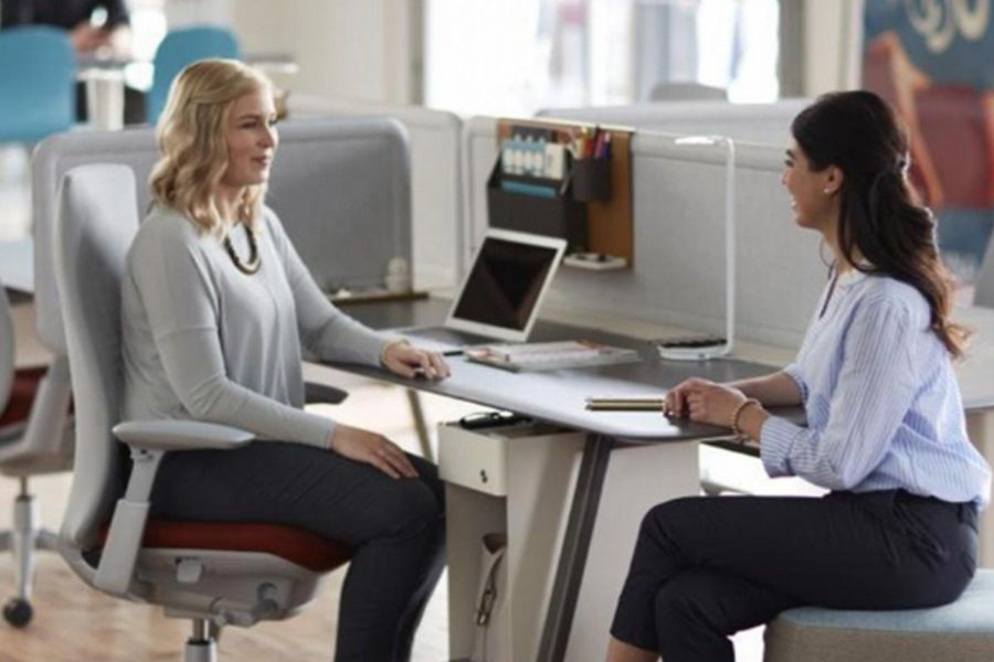 Why a Good Office Chair Should Move With You